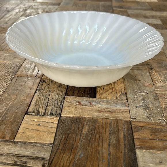 Fire King Anchor Hocking Vintage White Swirl Serving Bowl - Picture 8 of 8